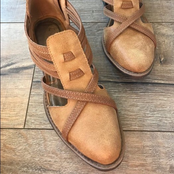 NIB Cognac Distressed Cut Out Loafer Shootie Boot - Picture 3 of 5